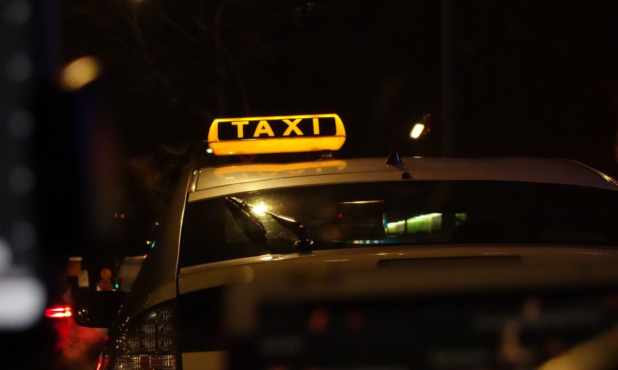 Σοκ στον Άγιο Στέφανο: Ταξιτζής φέρεται να βίασε 19χρονη που είχε πάρει κούρσα