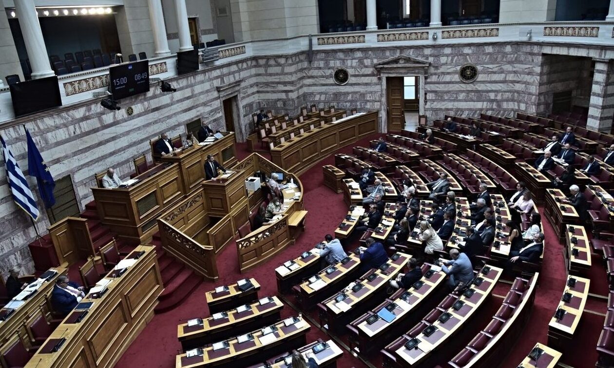 Βουλή: Υπερψηφίστηκαν οι αλλαγές των μελών της ΑΔΑΕ