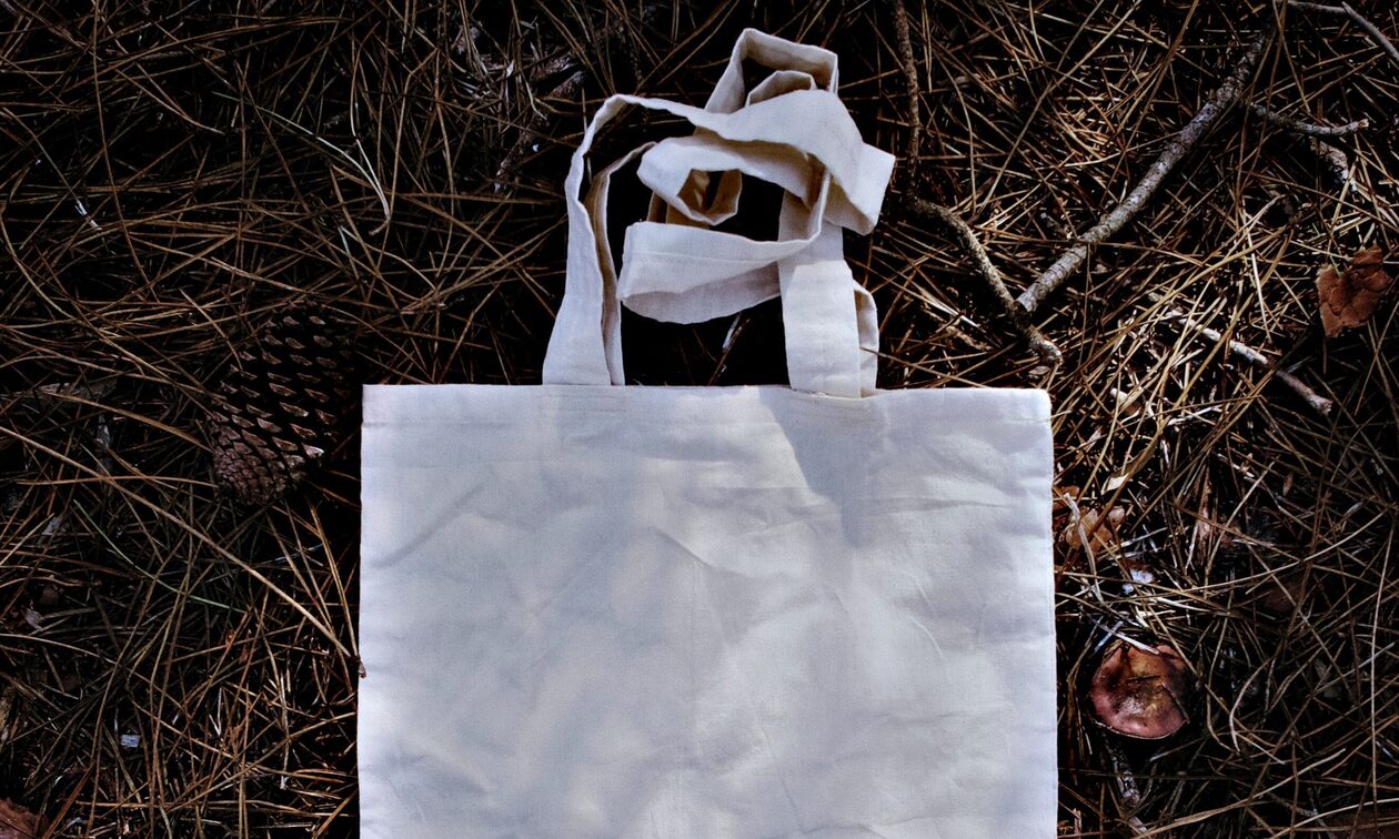 Νέα μελέτη φέρνει τα πάνω-κάτω: Οι βιοδιασπώμενες σακούλες είναι πιο τοξικές από τις πλαστικές