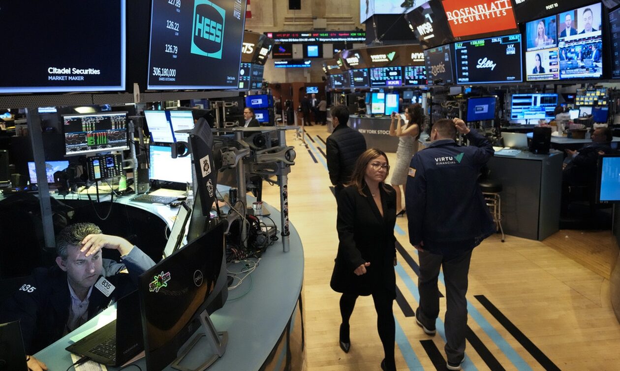 Κλείσιμο με άνοδο στη Wall Street μετά τη μικρή υποχώρηση των επιτοκίων