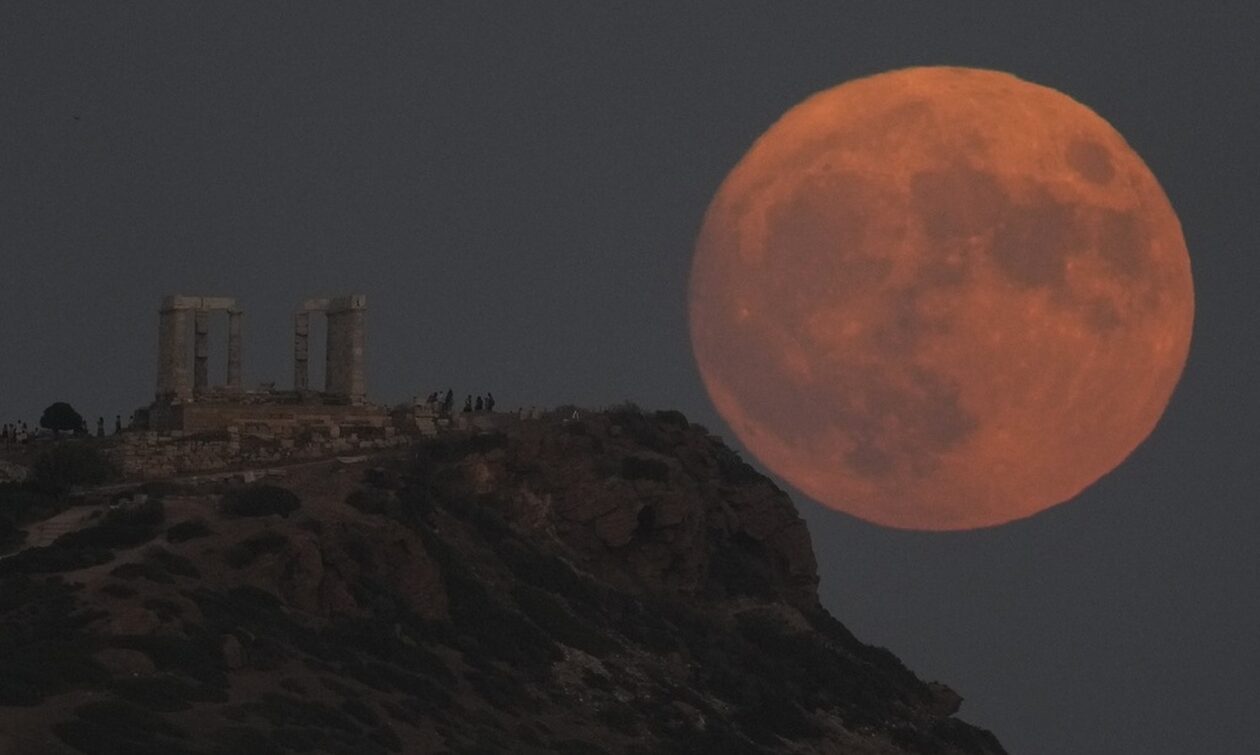 «Φεγγάρι του θερισμού»: Απόψε η τελευταία υπερπανσέληνος της χρονιάς