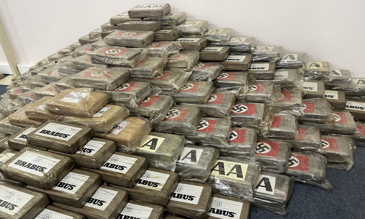 Θεσσαλονίκη: Κατασχέθηκαν 585 κιλά κοκαΐνης, σε δέματα που έφεραν ναζιστικά σύμβολα
