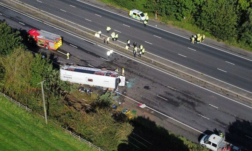Βρετανία: Τραγωδία με σχολικό λεωφορείο - Νεκροί 14χρονη μαθήτρια και ο οδηγός, 50 τραυματίες
