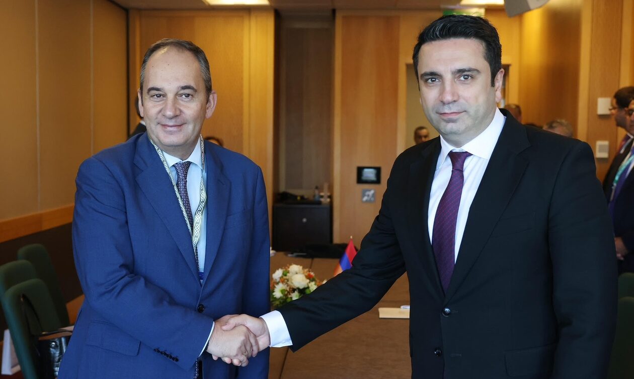 Συνάντηση του Γιάννη Πλακιωτάκη με τον πρόεδρο του κοινοβουλίου της Αρμενίας