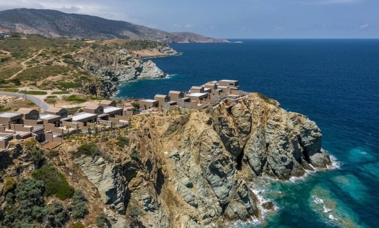 Acro Suites: Αυτό είναι το πιο θεαματικό ξενοδοχείο της Κρήτης - Στέκεται πάνω σε γκρεμό