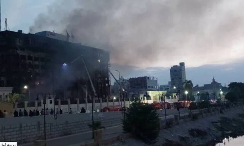 Αίγυπτος: Πυρκαγιά στο αρχηγείο της αστυνομίας στην Ισμαηλία (Βίντεο)