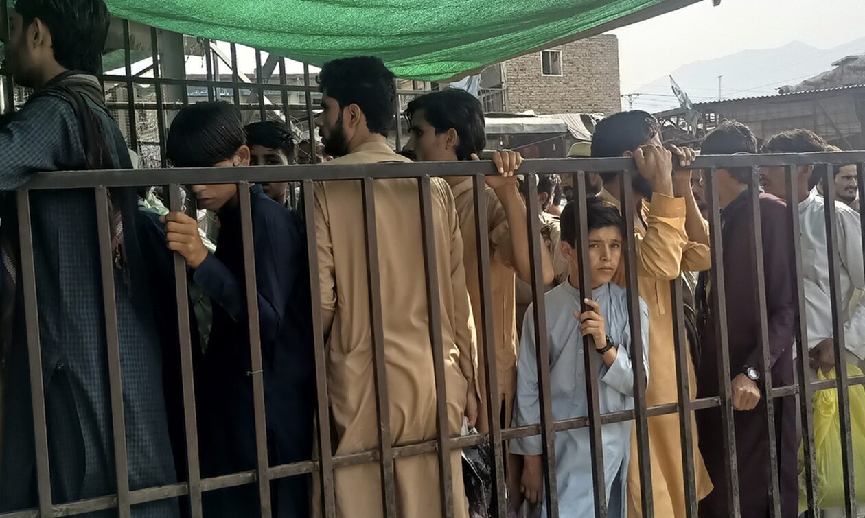 Το Πακιστάν εκδιώκει 1,7 εκατ. Αφγανούς παράνομους μετανάστες  λόγω έξαρσης τρομοκρατικών επιθέσεων