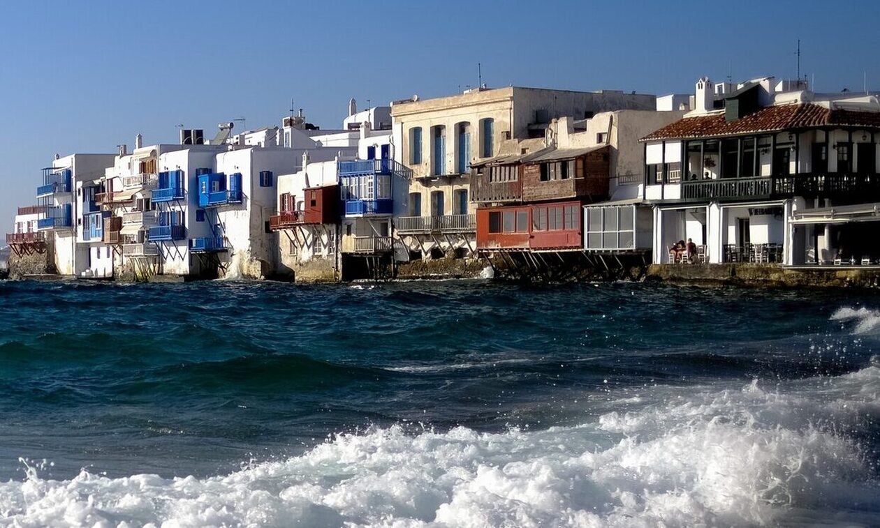 Conde Nast Traveller:  Πόσα ελληνικά βρίσκονται στην καλύτερη 20άδα της Ευρώπης