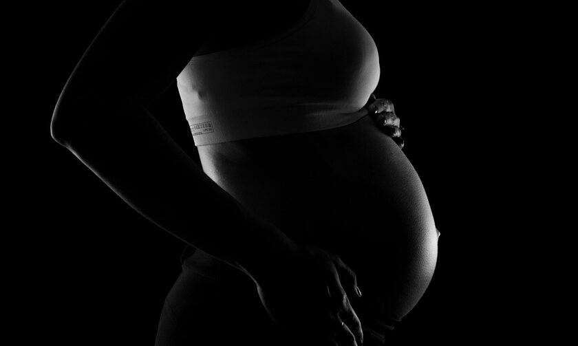 Νάξος: Οργισμένη η οικογένεια της 13χρονης που γέννησε χωρίς να γνωρίζει πως είναι έγκυος