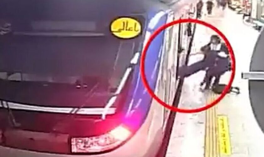 Ιράν: Η «αστυνομία των ηθών» ξυλοκόπησε 16χρονη που δεν φορούσε σωστά το χιτζάμπ