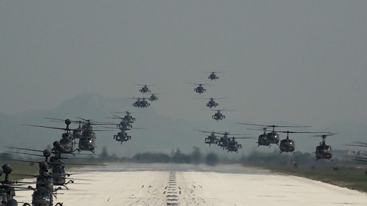 Τα ελικόπτερα της Αεροπορίας Στρατού ετοιμοπόλεμα «όταν πρέπει και όπως πρέπει» - Δείτε εικόνες