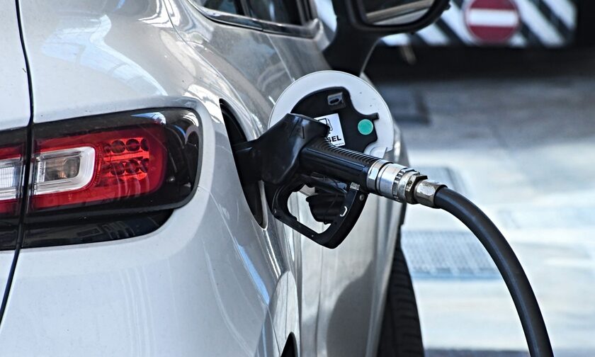 Αθήνα: Νέα «εκτόξευση» στην τιμή της βενζίνης, έφθασε τα 2,44 ευρώ το λίτρο