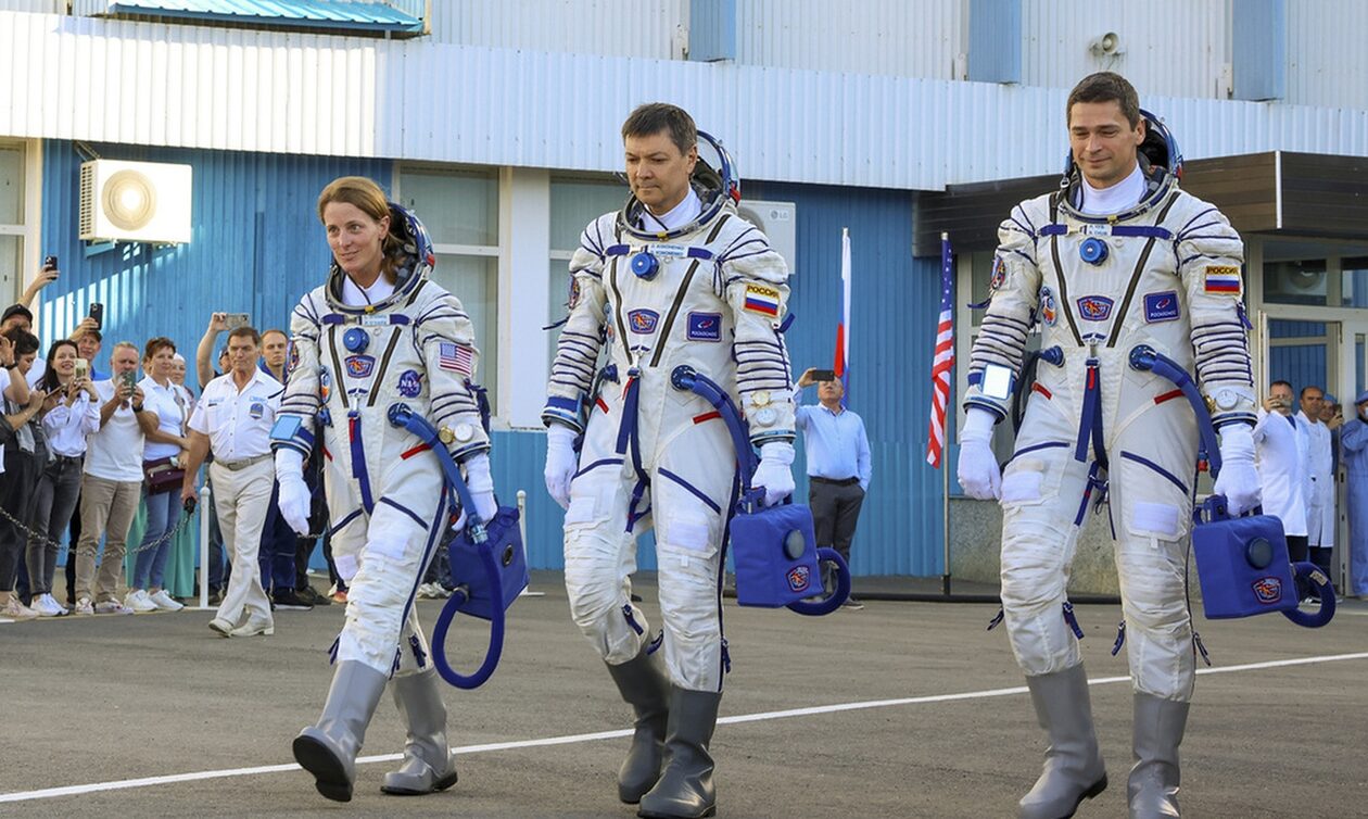 NASA: H Prada ράβει στολές για τους αστροναύτες που θα πάνε στη Σελήνη το 2025