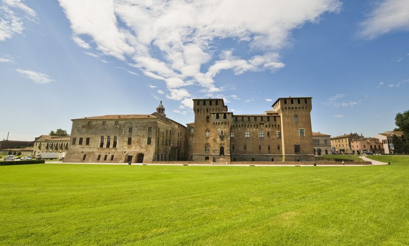 Μπιλ Γκέιτς: Εντυπωσιακές εικόνες από το ιστορικό «Castello di San Giorgio» που αγόρασε ο μεγιστάνας