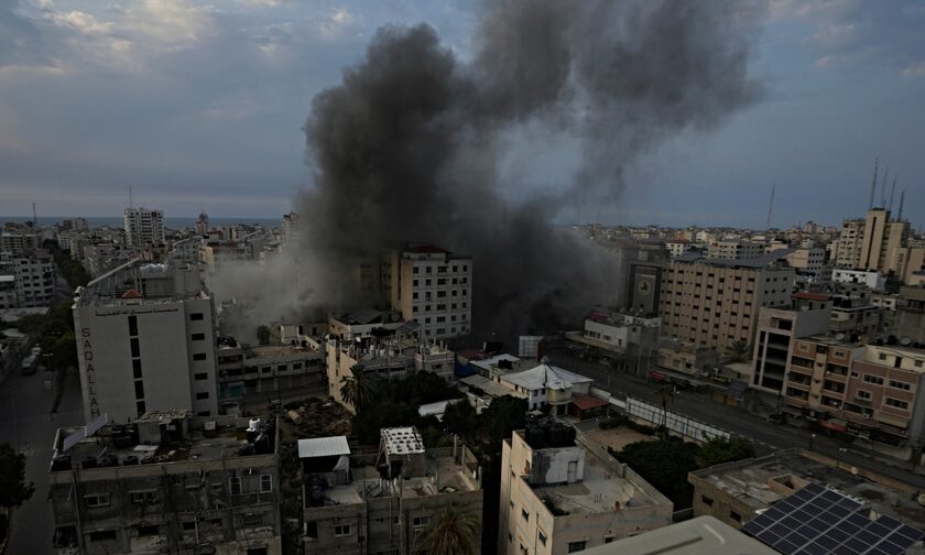 Πόλεμος στο Ισραήλ: «Συνέχεια έρχονται πτώματα» – Σοκάρει ο Έλληνας διευθυντής νοσοκομείου της Γάζας