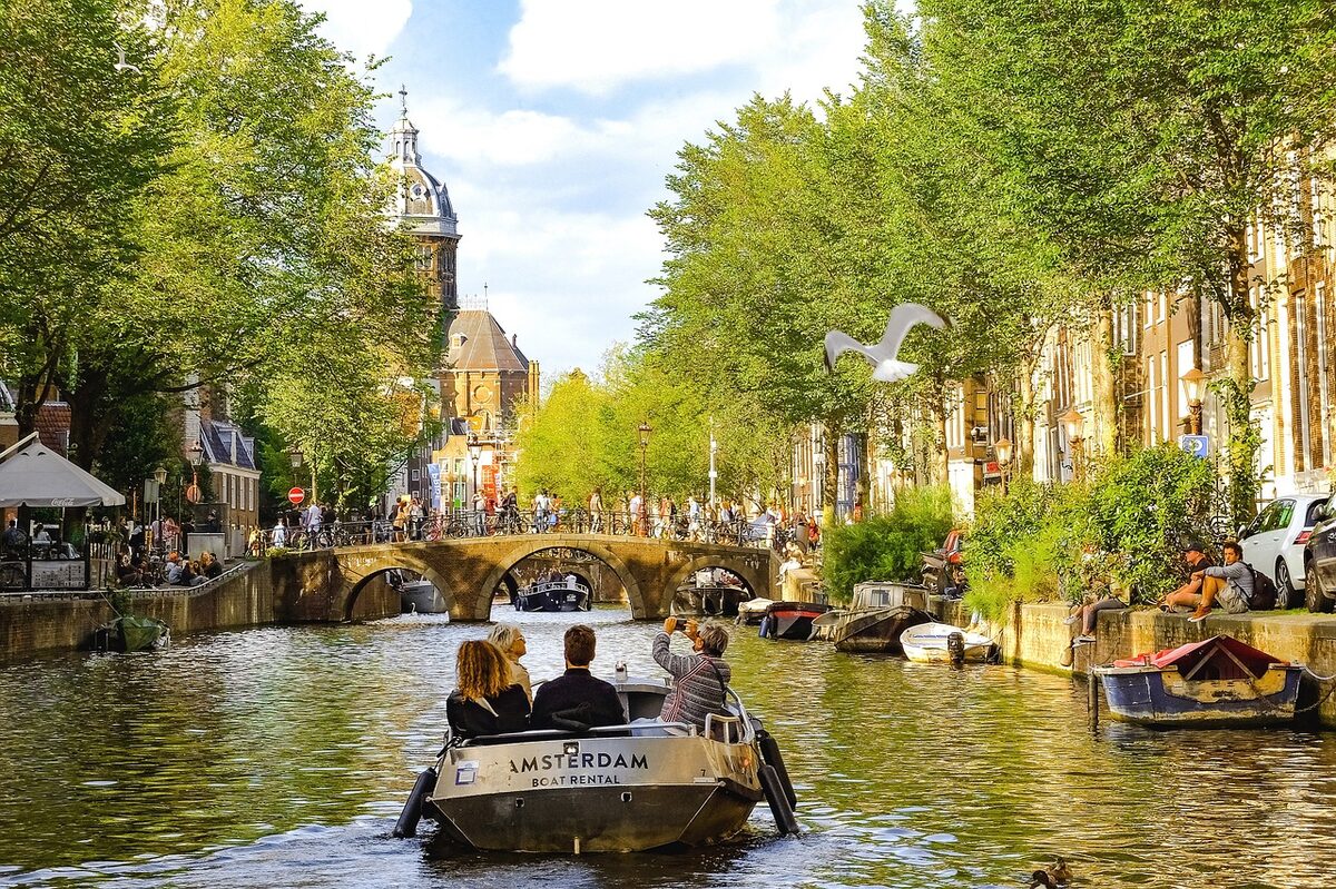 Βαρκάδια στα κανάλια του Άμστερνταμ