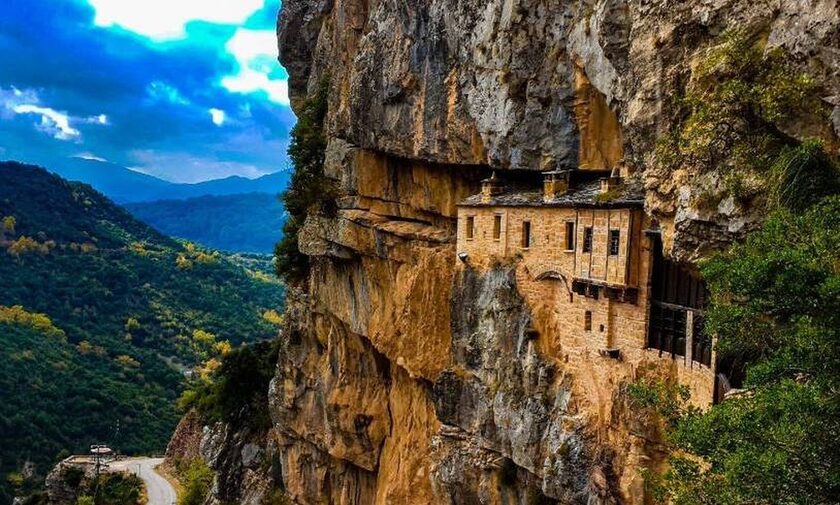 Ιερά Μονή Κηπίνας: Ένα μοναστήρι – αετοφωλιά της πίστης στα μοναδικά Τζουμέρκα