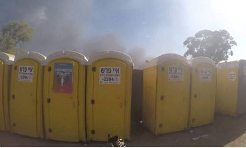 Πόλεμος στο Ισραήλ – Βίντεο: Μέλος της Χαμάς πυροβολεί ανθρώπους που κρύβονταν σε χημικές τουαλέτες