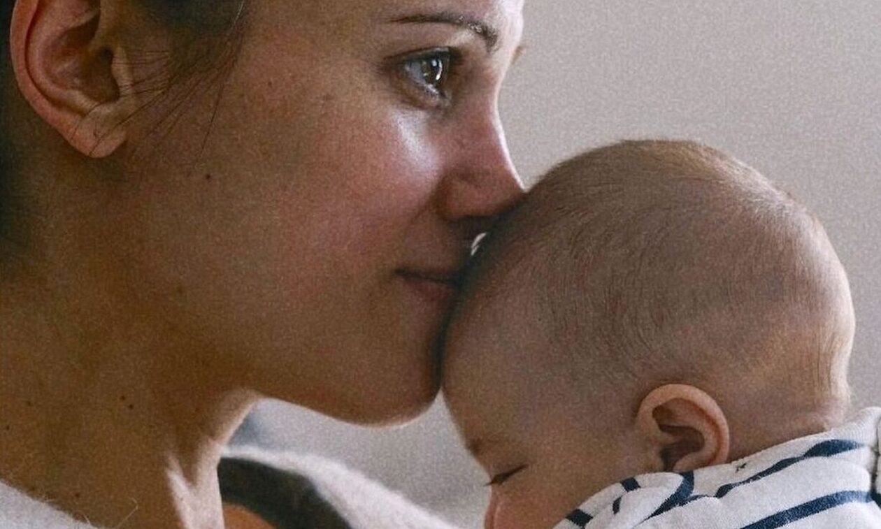 Μαίρη Συνατσάκη: Φωτογραφίζει τη 10 μηνών κόρη της Ολίβια - «Όλα είναι υπέρ της μικρής»