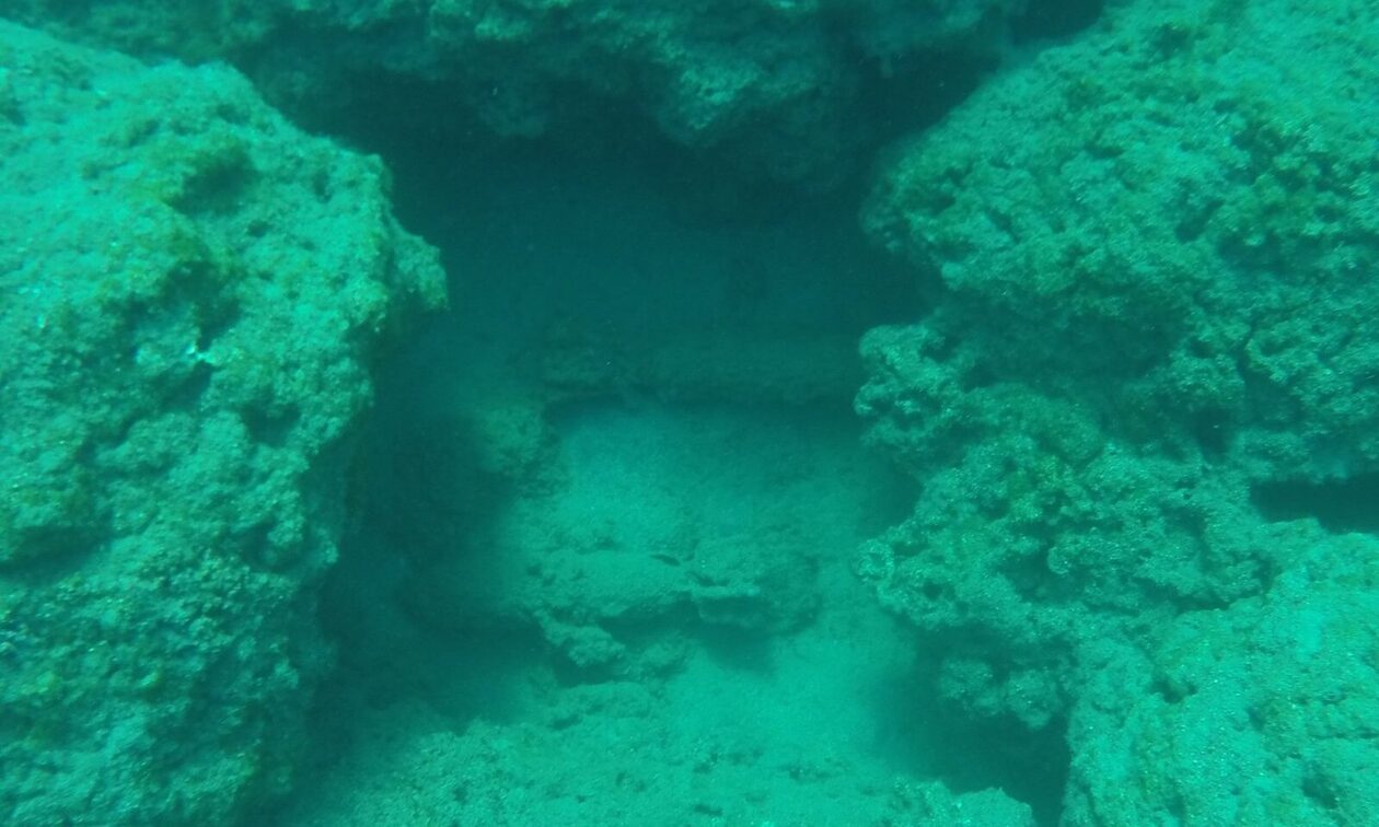 Κρήτη: Ψαροντουφεκάς εντόπισε πυρομαχικά μέσα στη θάλασσα στην Ιεράπετρα