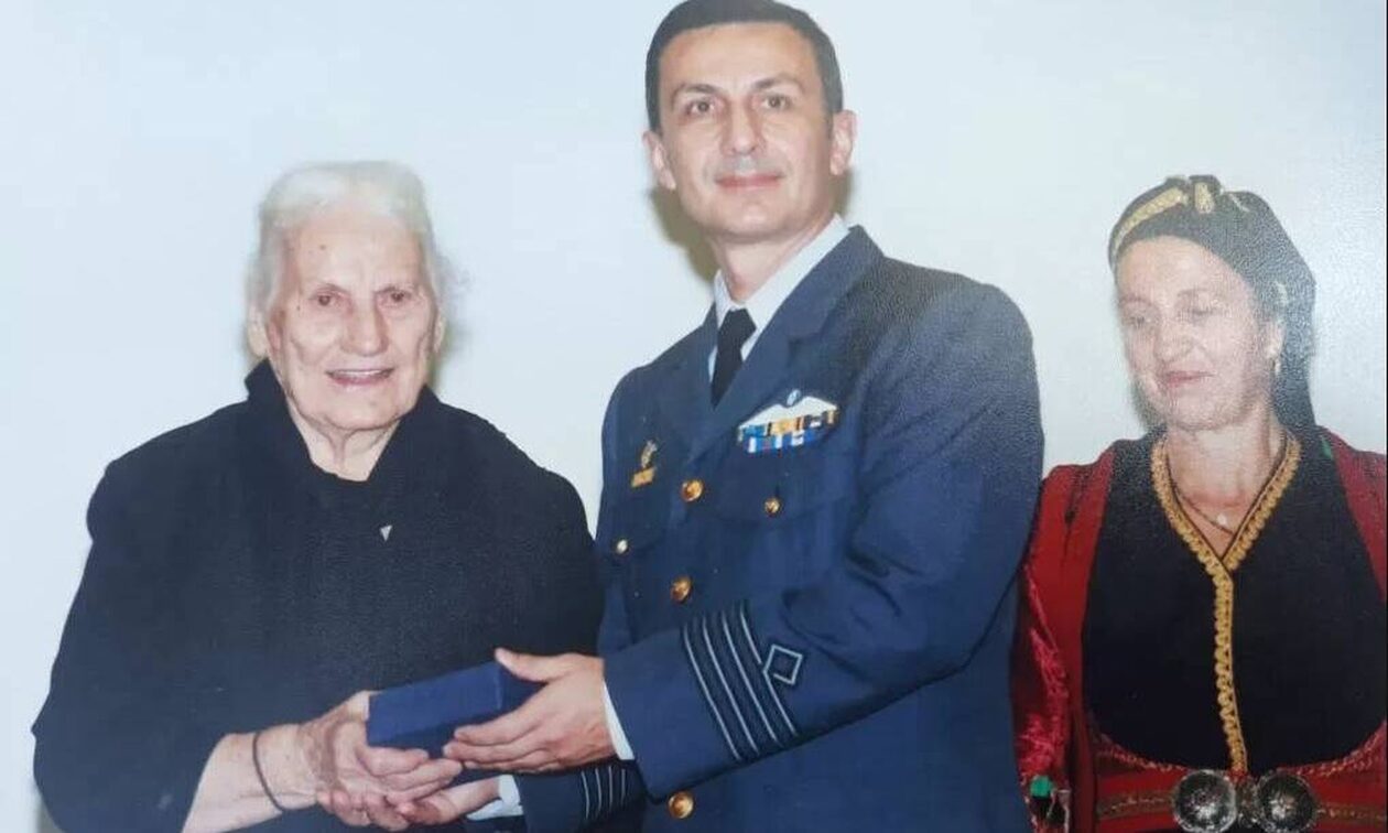 Πέθανε σε ηλικία 102 ετών μια από τις τελευταίες εν ζωή θρυλικές γυναίκες της Πίνδου