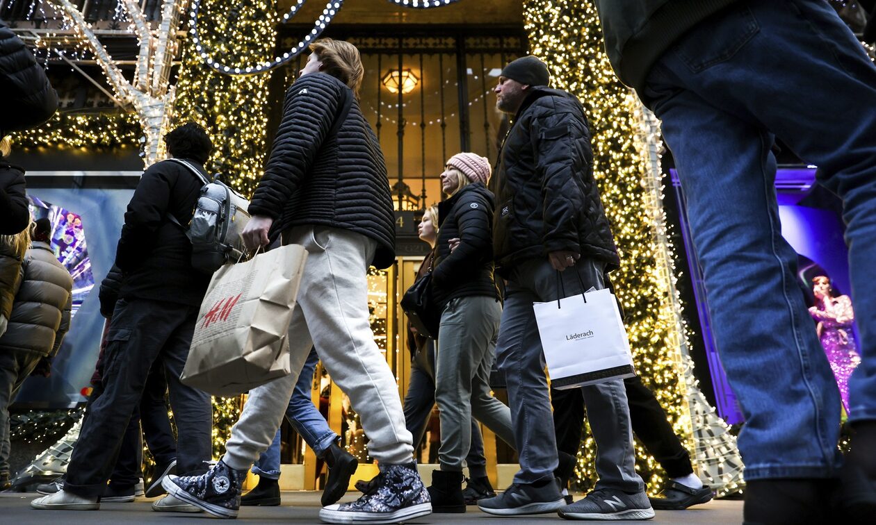 Στα επίπεδα προ πανδημίας τα Χριστουγεννιάτικα ψώνια στις ΗΠΑ
