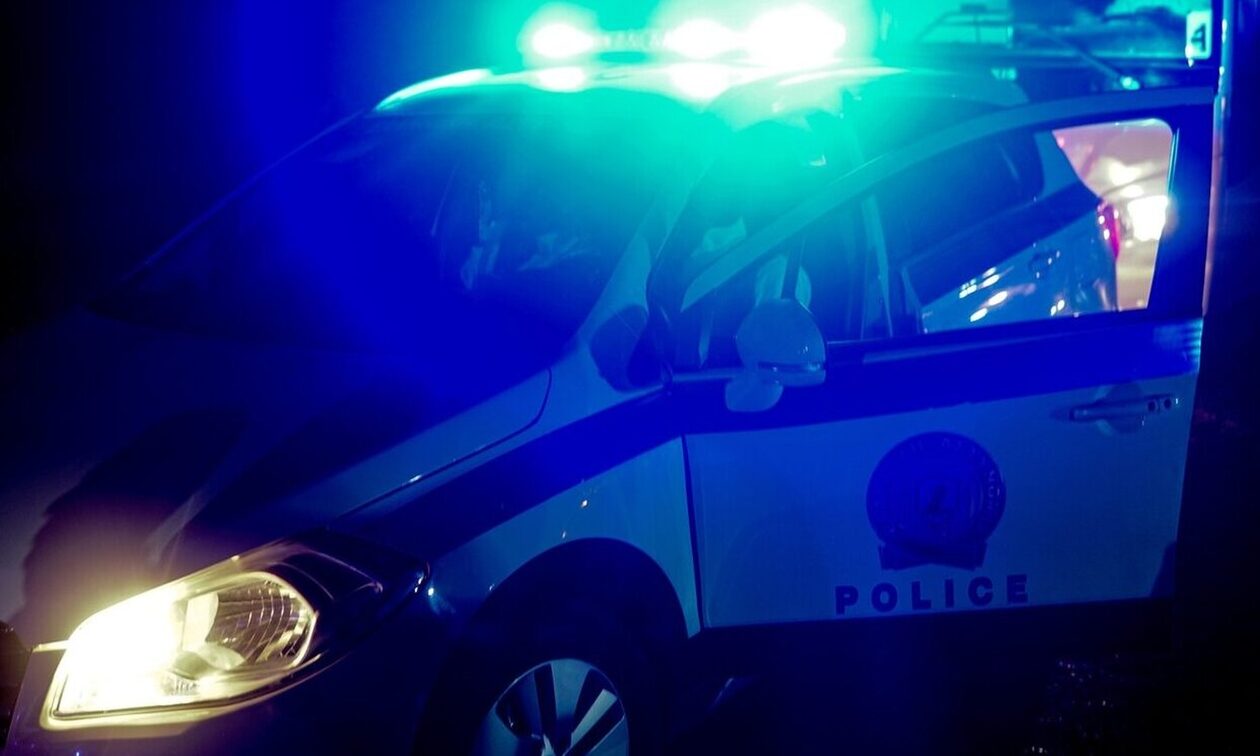 ΕΛΑΣ: Προσαγωγή αστυνομικού στο κέντρο της Αθήνας, έπειτα από έλεγχο σε αυτοκίνητο