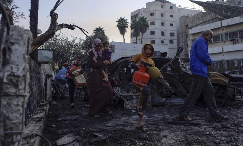 Πόλεμος στο Ισραήλ: Η επόμενη μέρα της φρίκης στο βομβαρδισμένο νοσοκομείο Aλ Αχλί (pics-vid)