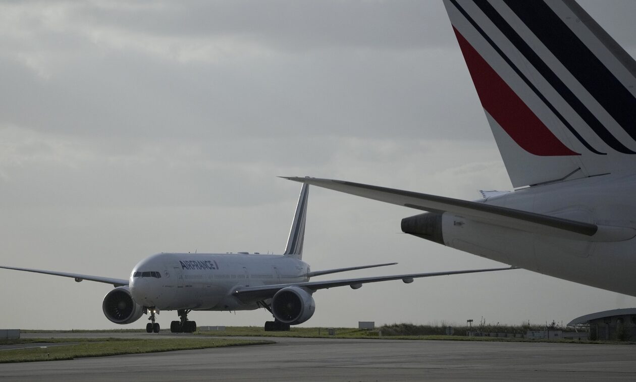 Γαλλία: Έξι αεροδρόμια εκκενώθηκαν λόγω «απειλών για βόμβες»