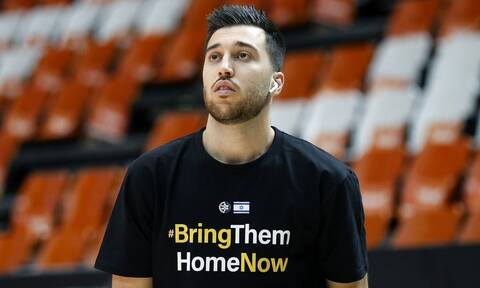 EuroLeague: Με μπλουζάκια για τους ομήρους της Χαμάς, οι παίκτες της Μακάμπι Τελ Αβίβ στη Βαλένθια