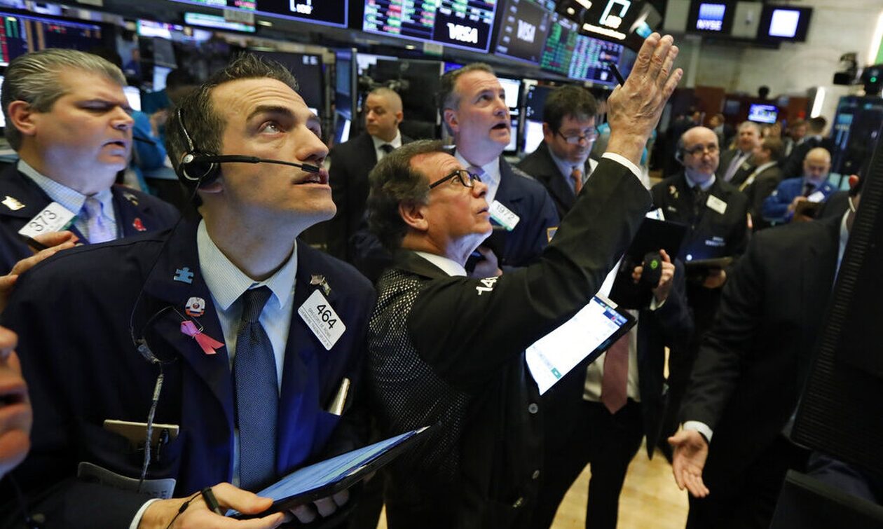 «Βουτιά» στη Wall Street με φόντο το ράλι του 10ετούς ομολόγου