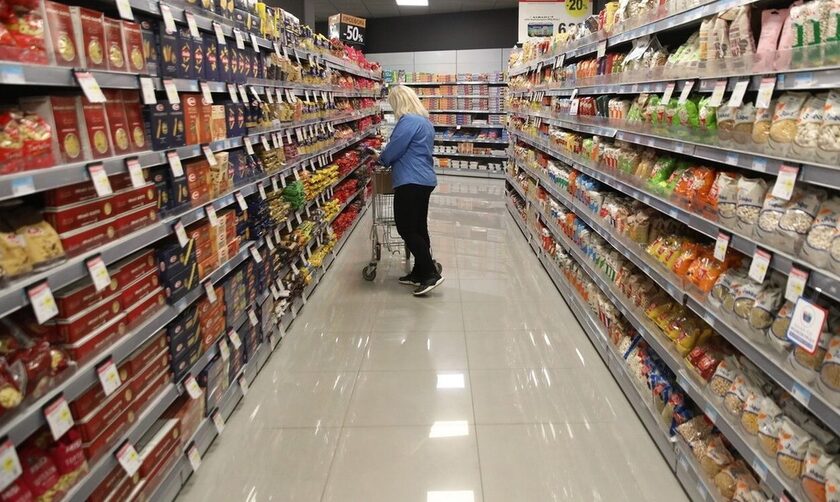 Ελαιόλαδο: Αλυσίδα σούπερ μάρκετ βάζει πλαφόν στις αγορές