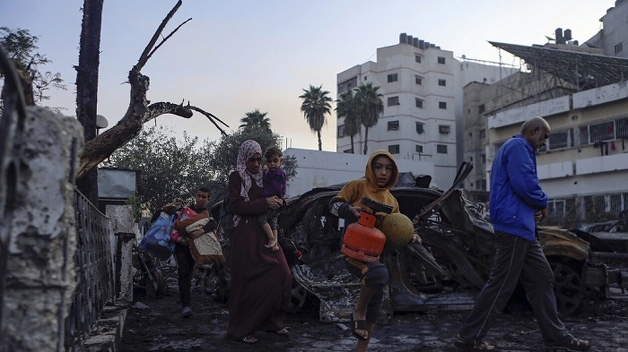 Στο νοσοκομείο της Γάζας πέθαναν 100 με 300 άνθρωποι, εκτιμούν οι ΗΠΑ