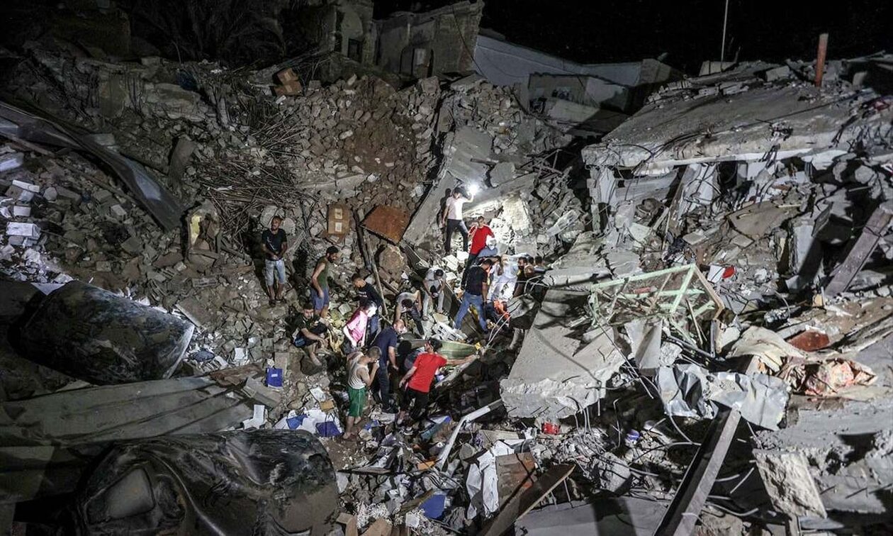 Στιγμές τρόμου μετά τον βομβαρδισμό του ναού του Αγίου Πορφυρίου: «Η οροφή έπεσε στα κεφάλια μας»