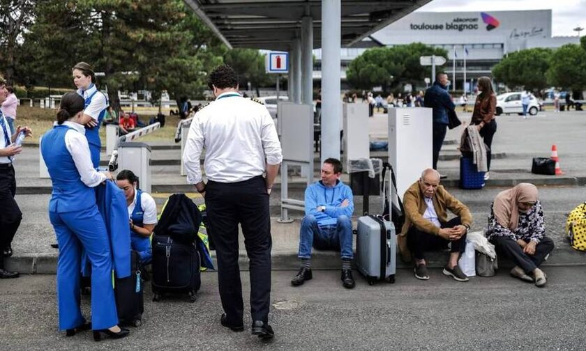 Ο τρόμος «σκεπάζει» τη Γαλλία: Νέοι συναγερμοί για βόμβα σε 14 αεροδρόμια, τρία εκκενώθηκαν
