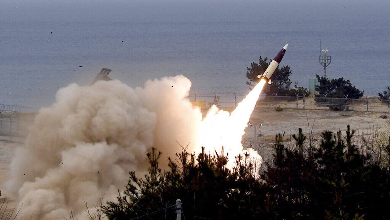 Η Βόρεια Κορέα επικρίνει τις ΗΠΑ για την παράδοση πυραύλων ATACMS στην Ουκρανία