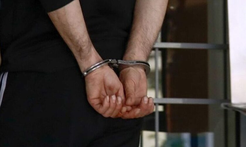 Βόλος: Συνελήφθη 28χρονος για κλοπή και απόπειρα κλοπής από καταστήματα