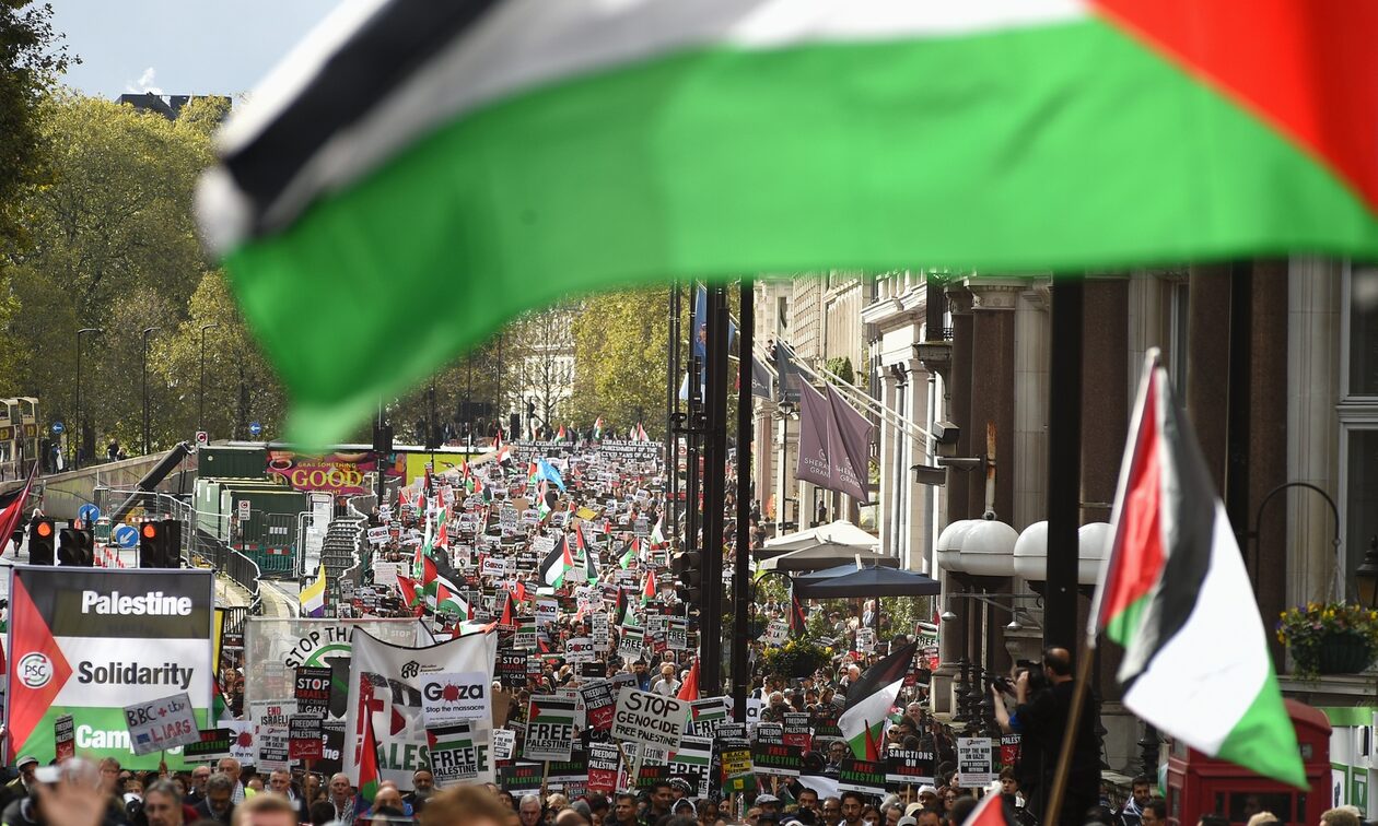 Τεράστιο κύμα διαδηλώσεων υπέρ της Παλαιστίνης από την Ουάσινγκτον μέχρι το Λονδίνο