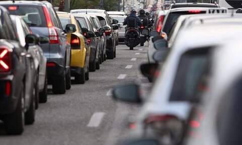 Αττική Οδός:  Σύγκρουση αυτοκινήτων μετά την έξοδο Κηφισίας στο ρεύμα προς Ελευσίνα