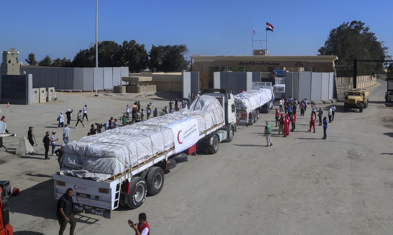 Πόλεμος στο Ισραήλ: Οκτώ φορτηγά με ανθρωπιστική βοήθεια εισήλθαν στη Λωρίδα της Γάζας