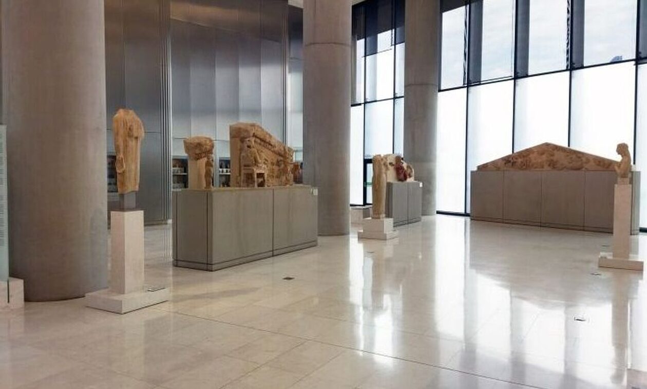 Μουσείο Ακρόπολης: «Ατύχημα ακράτειας» το περιστατικό με ηλικιωμένο τουρίστα