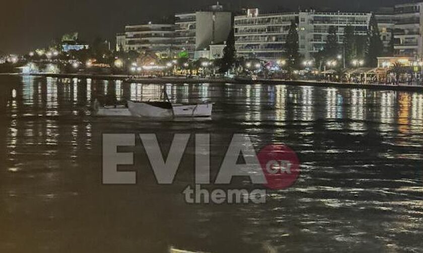 Χαλκίδα: Ιστιοφόρο συγκρούστηκε στη Γέφυρα του Ευρίπου - Βίντεο ντοκουμέντο