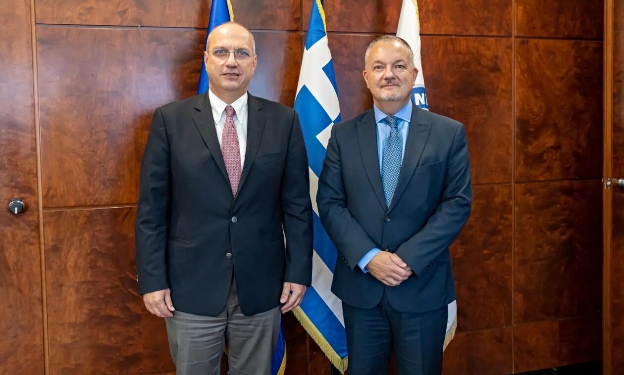 Υπουργείο Προστασίας του Πολίτη: Συνάντηση Οικονόμου με τον Βρετανό Πρέσβη στην Αθήνα