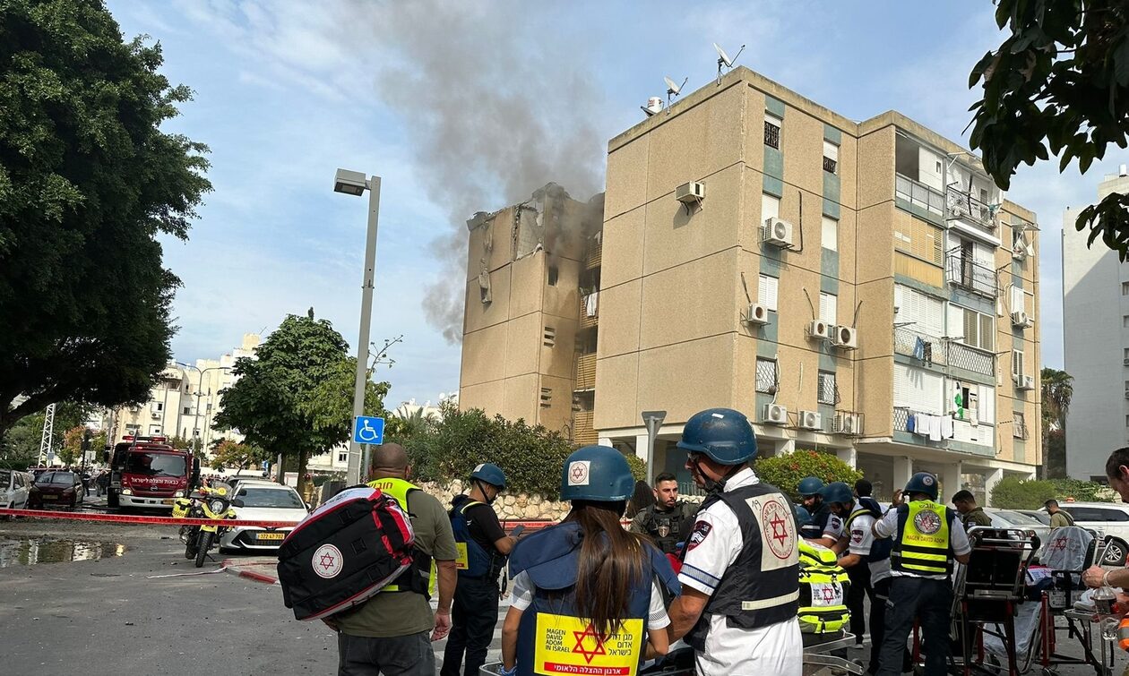 Πόλεμος Ισραήλ: Επίθεση με ρουκέτα σε κτήριο στο Τελ Αβίβ - Τρεις τραυματίες
