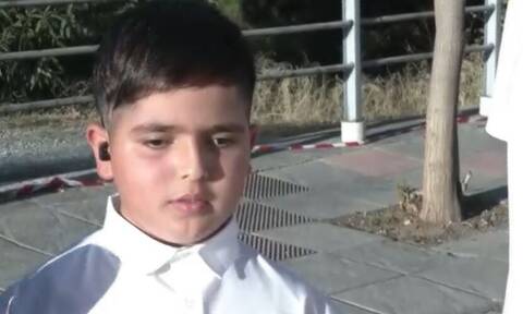 Θεσσαλονίκη: Συγκλονίζει ο 11χρονος  Λέανδρος  - Μαθήματα δύναμης από τον τυφλό σημαιοφόρο