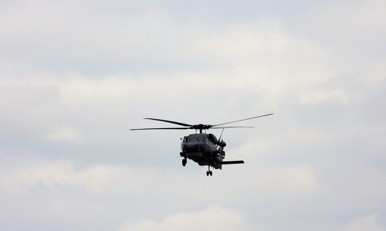 Πλαταμώνας: Ελικόπτερο πετούσε πολύ χαμηλά σε παραλία και τραυμάτισε 42χρονη