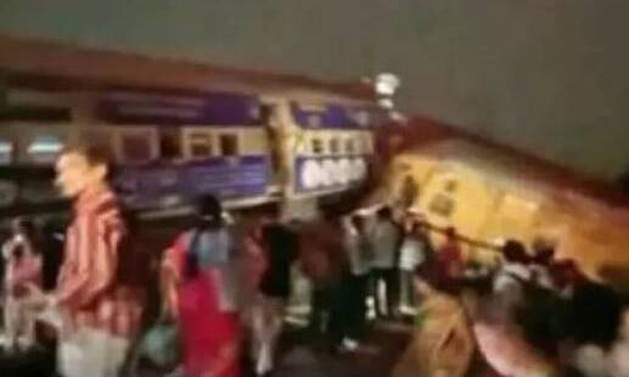 Τραγωδία στην Ινδία: Τουλάχιστον 10 νεκροί από σύγκρουση δύο τρένων