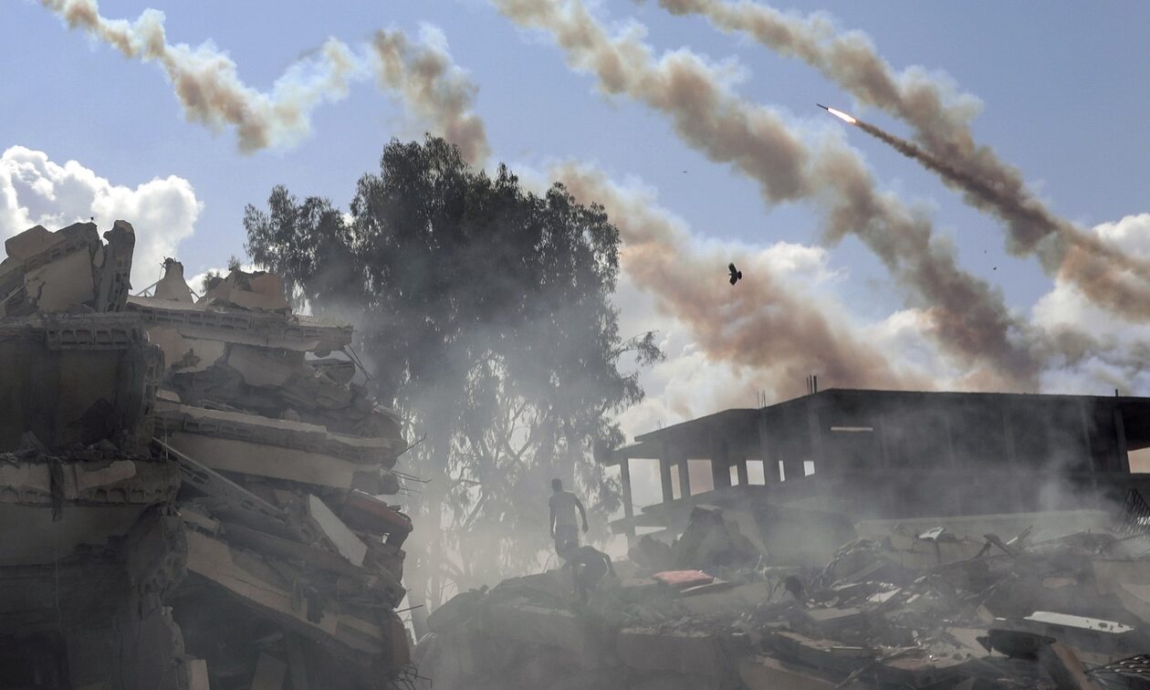 Πόλεμος στο Ισραήλ: Υπό πολιορκία η Γάζα – Φόβοι για γενικευμένη ανάφλεξη στη Μέση Ανατολή