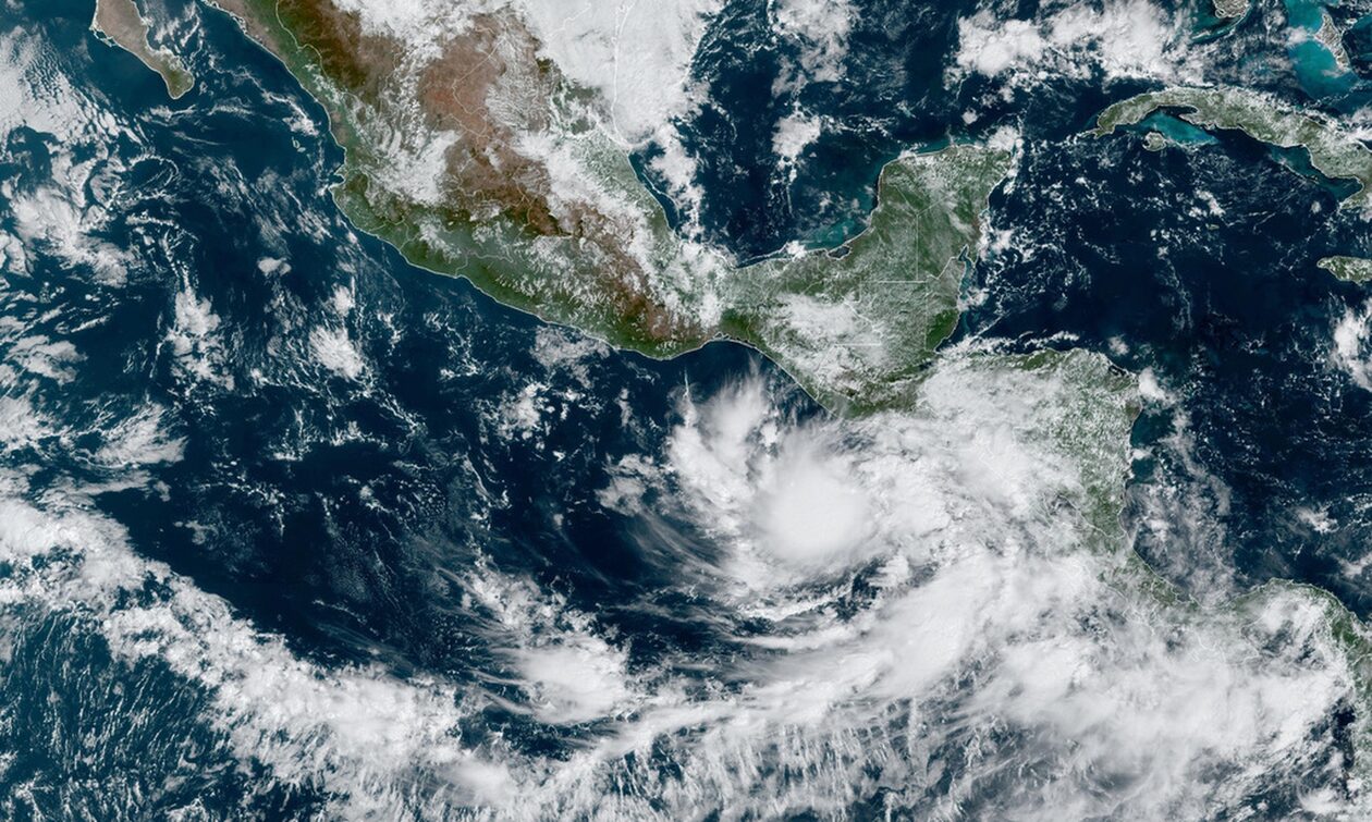 Σε συναγερμό οι χώρες της κεντρικής Αμερικής – Πλησιάζει η  τροπική καταιγίδα Πιλάρ