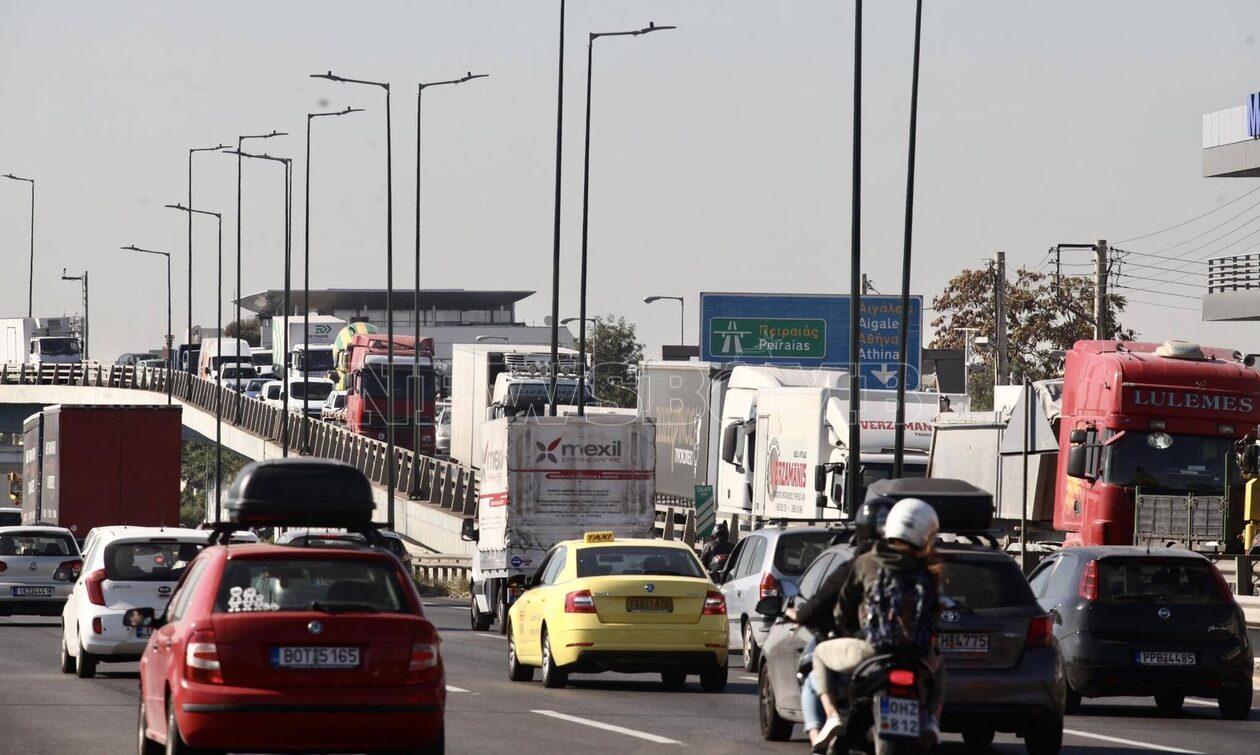 Ρεπορτάζ Newsbomb.gr: Απελπισμενοι οι οδηγοί με την κίνηση στον Κηφισό - «Κάθε μέρα τα ίδια χάλια»